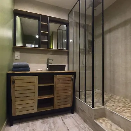 Le Solférino, Cosy Town Centre With Car Park Apartamento